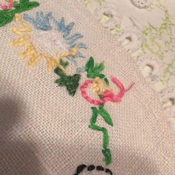 Vintage 3 Piece Vanity Set - Picture 3 of 9